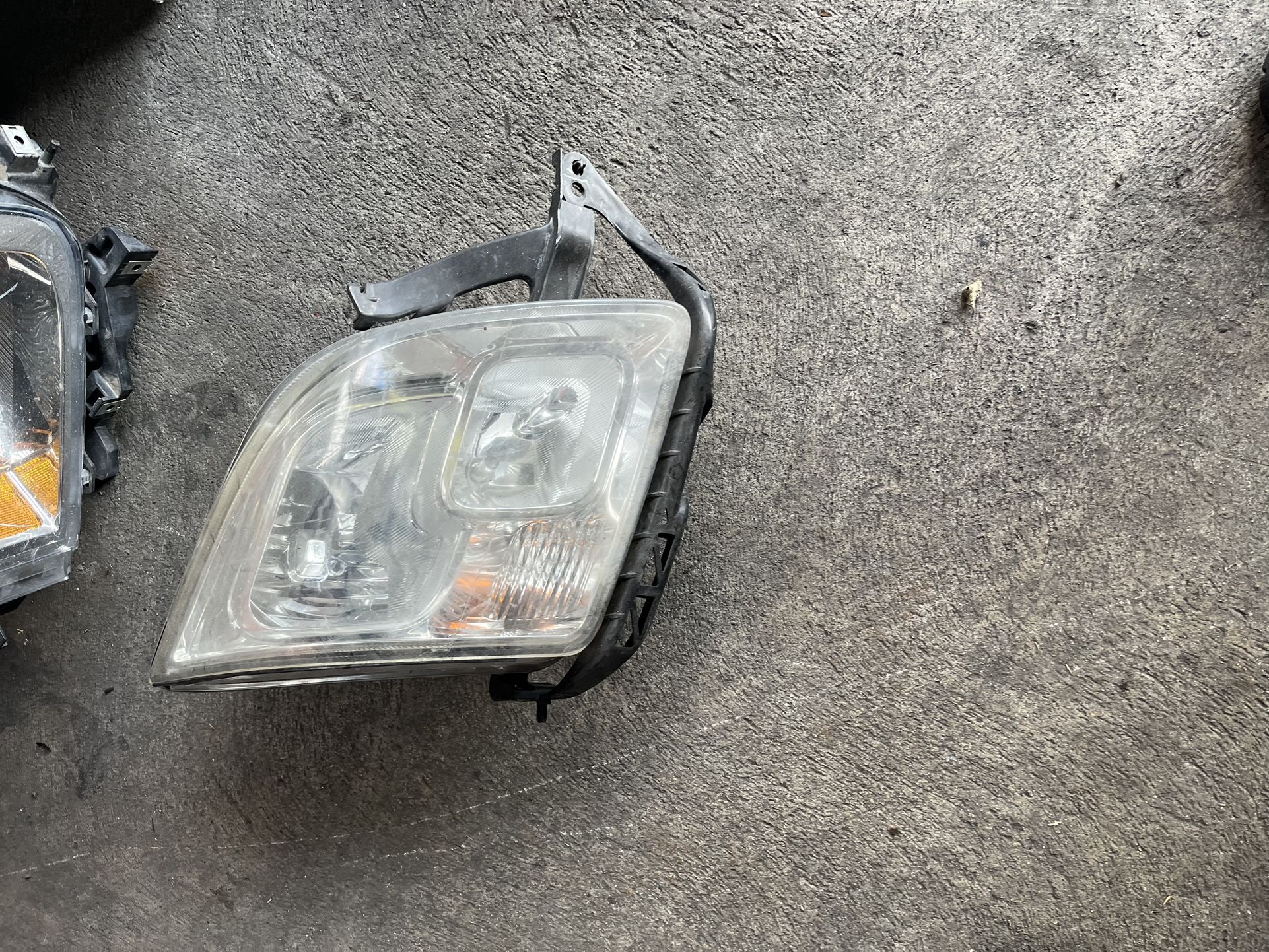 2006 2009 ford fusion passenger right headlight