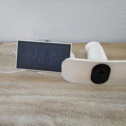 Arlo Floodlight Camera And Solar Panel