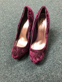Size 9 heels brand new