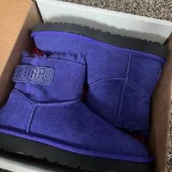 Mini Bailey Velcro Uggs (brand New)