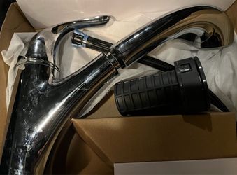 Kitchen Faucet in polished chrome. Excellent condition