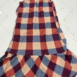 Chic floral wrap with pink and blue hues. Lightweight and stylish.