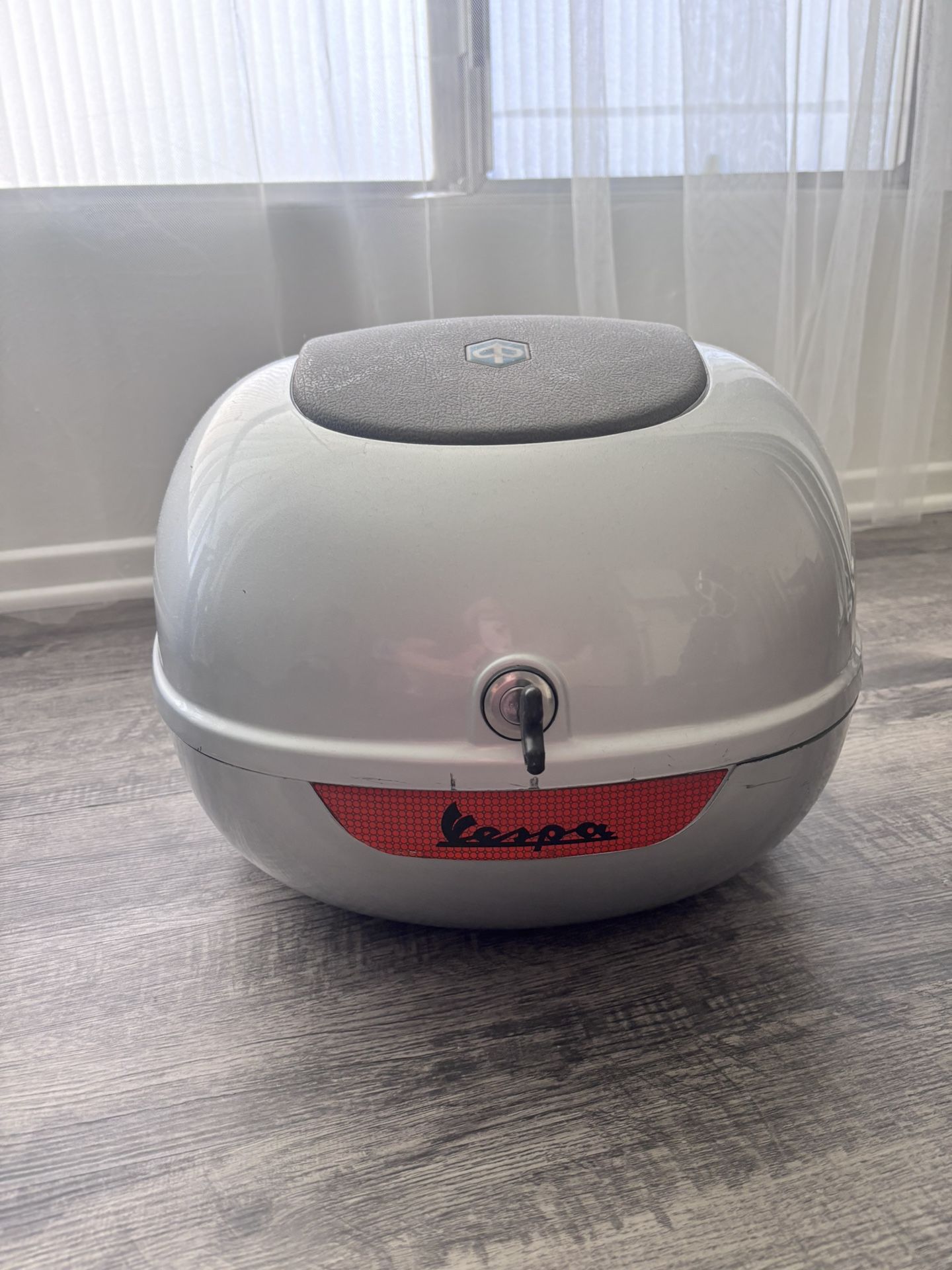 Vespa ET4 Silver Top Box Storage W/ Backrest
