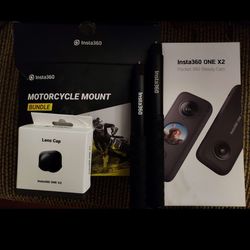 INSTA 360 X2 WITH ACCESSORIES 
