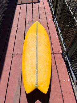 5'7" Retro Twin Fish Surfboard – Glass-On Wood Fins
