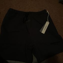 Black Essentials shorts
