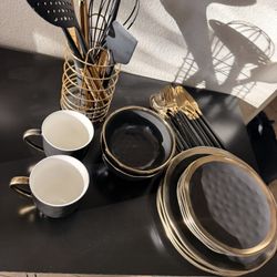 Plate & Utensil Set - Gold & Black