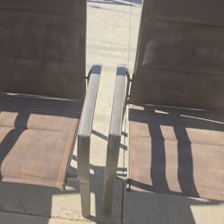 4 Skywell Metal Chairs  200  Expensvie 