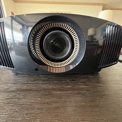 Sony VPL-VW95ES projector