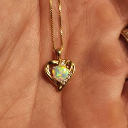 14k Gold 17.5-inch  0.75mm Box Chain With 10k Opal Heart Pendant 