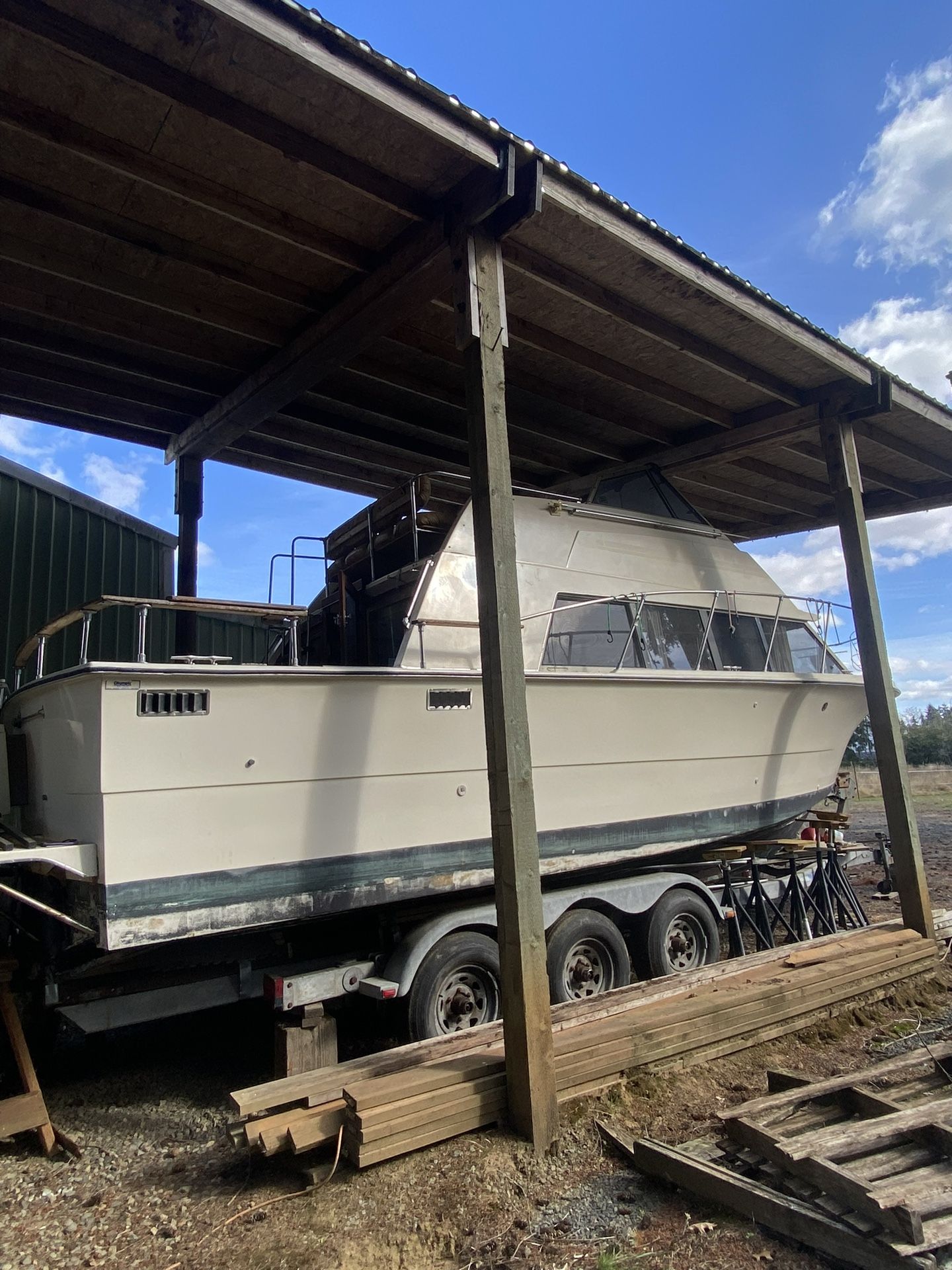 1981 Carver Mariner