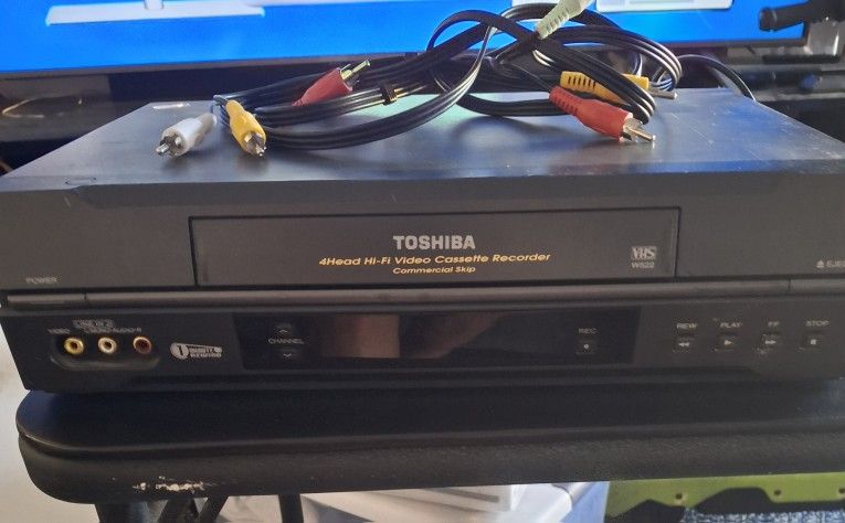 VCR $10 And 2 BLUERAY DVDplayer $20 Each