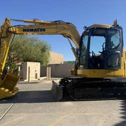 2020 Komatsu Excavator Low Hours . Great Power 