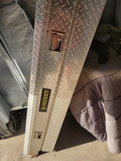 Truck toolbox