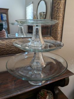 Set of 3 Stackable Clear Glass Cake Stands