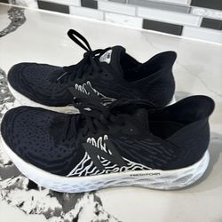 New balance 1080 fresh foam shoes size 7 or 5.5 boys