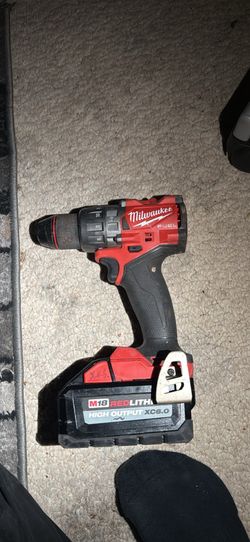 Milwaukee Hammer drill 1/2 and 6.0 ah Battery