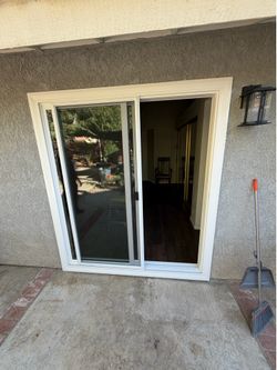 SLIDING DOOR