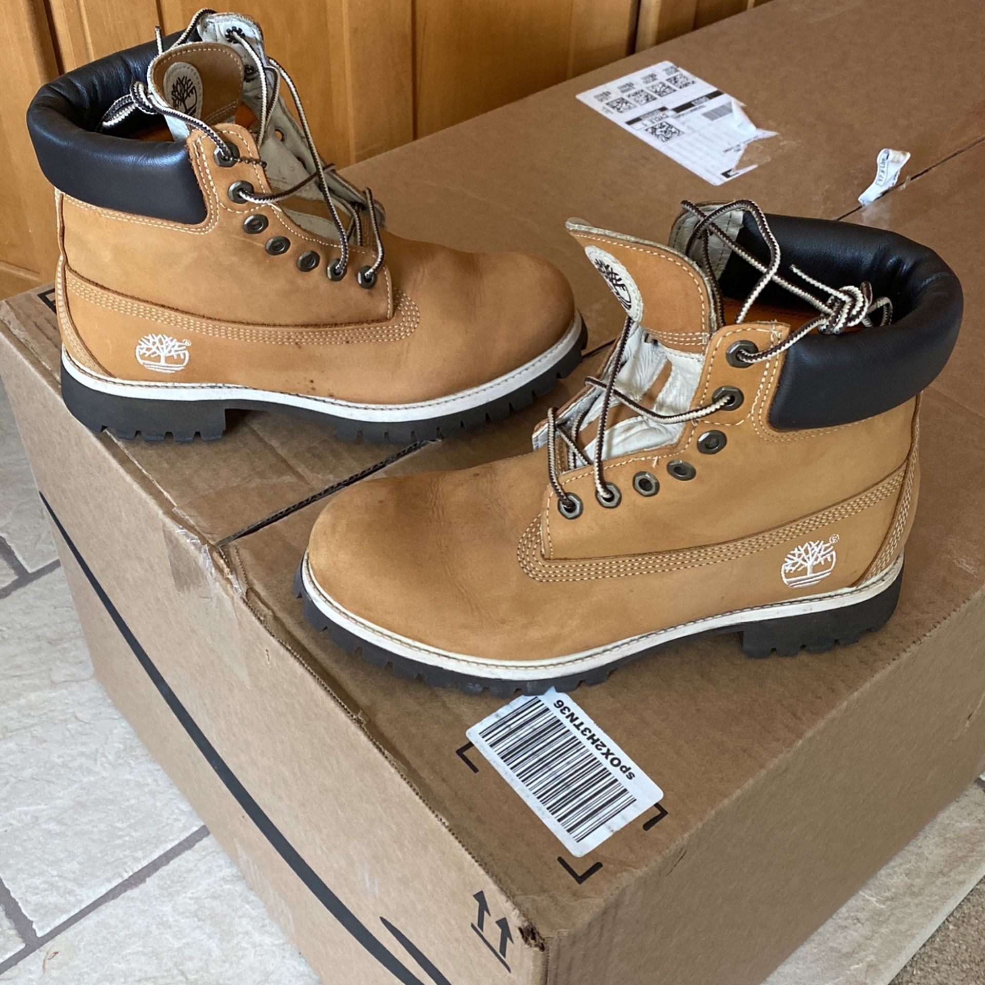 Timberland boots size 8/5 Mens