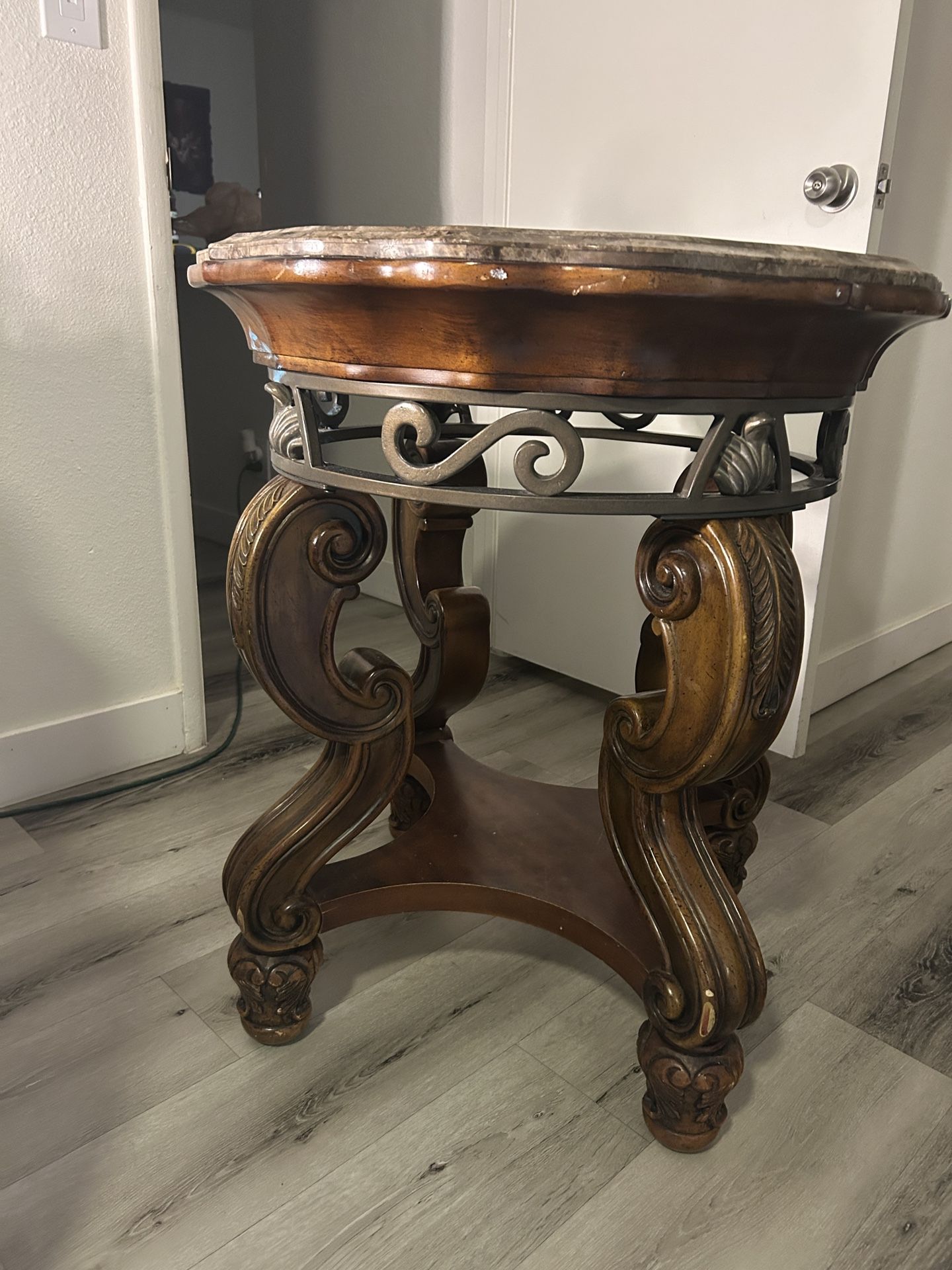 Table Entry/ Side Marble Round Table