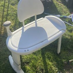 Transfer bench price 35$  pick up   E  72  and   Grand view  ave   E  Tacoma