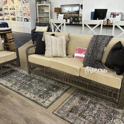 Sofa Patio And Chair That Swivels 