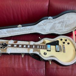 2012 Gibson Classic Custom electric guitar w/OHSC