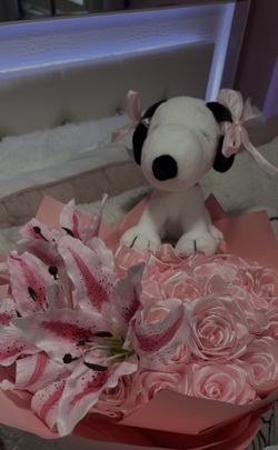pink bow snoopy bouquet 50 ct