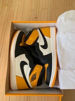 Air Jordan 1 Retro High OG Yellow Toe