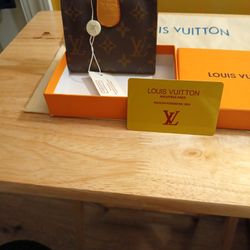 Louis Vuitton Excellent Condition Leather Bifold Wallet w/ Box Authenticity Card Dustbag