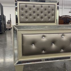 Queen Bed - Mirrored Furniture - Glam Bedroom