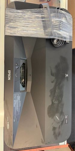 Epson EpiqVision Ultra LS800 short throw projector