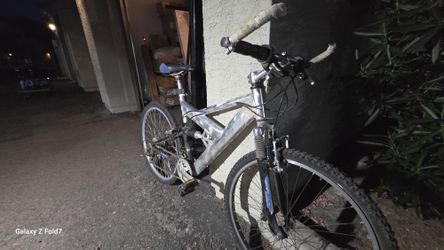 281 R RST MOUNTAIN BIKE 