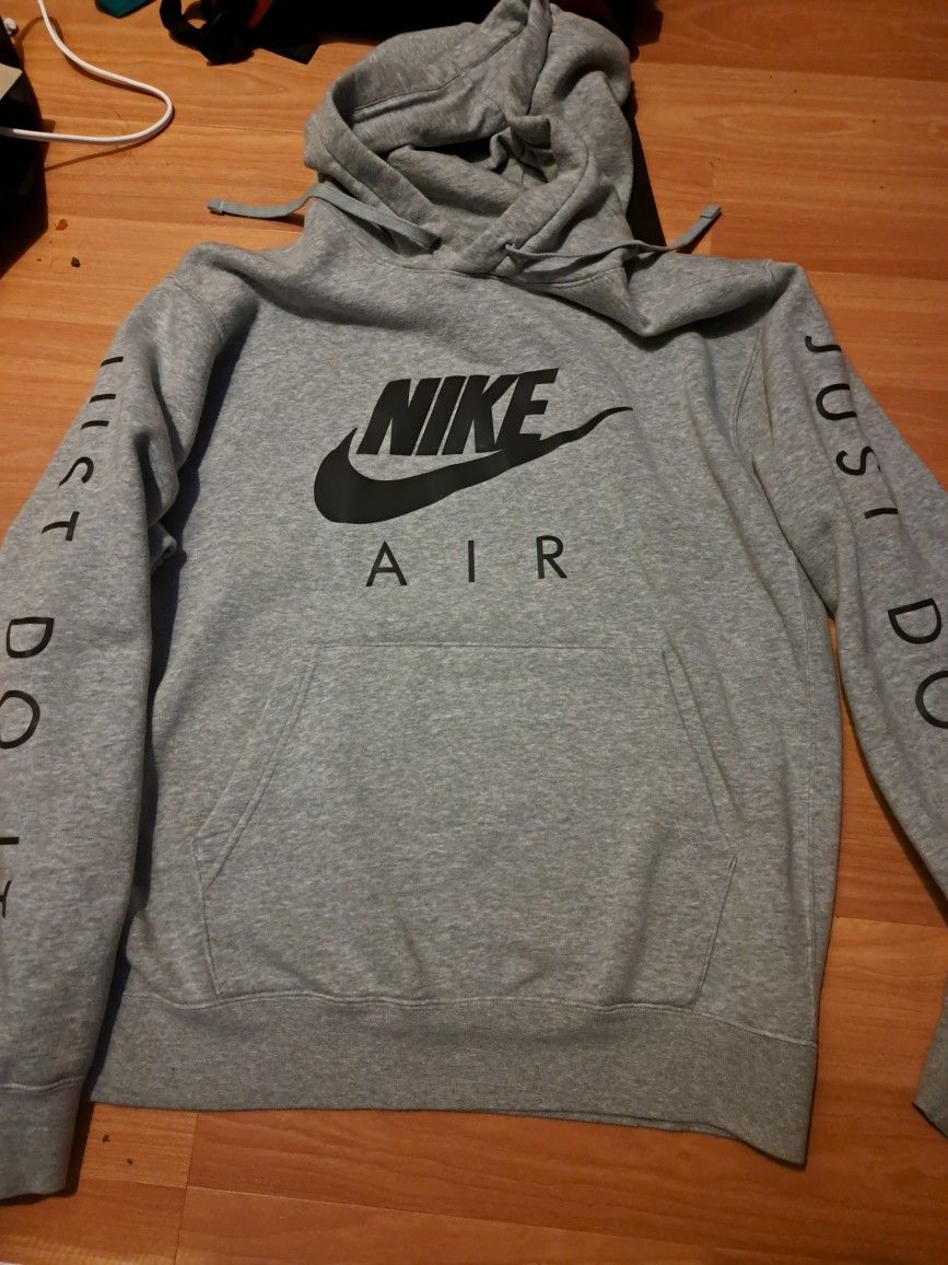 Nike reflective jumper hotsell