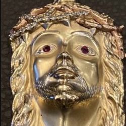 Bello Pendiente De Oro  14Kilates Con Diamantes Preferido Por Nicky Jam