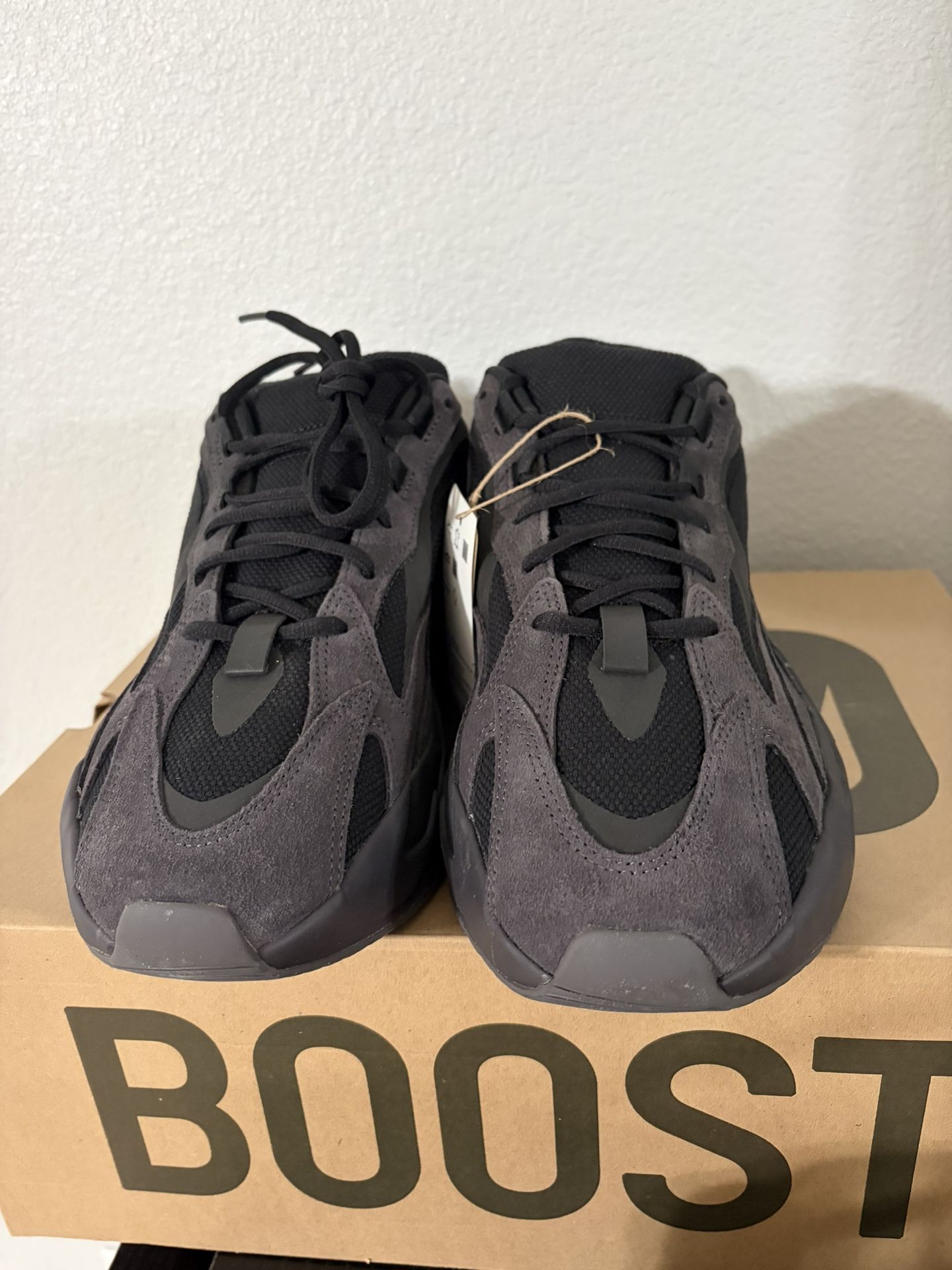 Yeezy Boost 700 V2 Size 12.5M