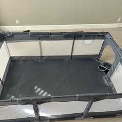 Playpen - Large 6ft/4 ft