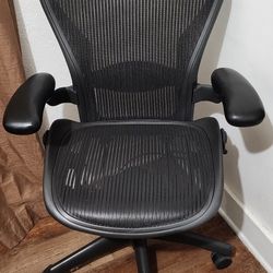 Herman Miller Aeron Ergonomic Office Chair - Size B - Great Condition 