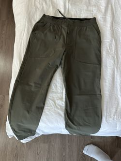 LULULEMON PANTS (MEDIUM)
