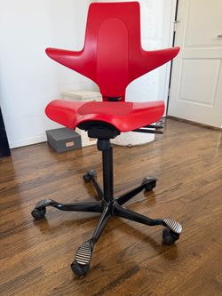 HAG Capisco Puls Adjustable Sit Stand Desk Chair