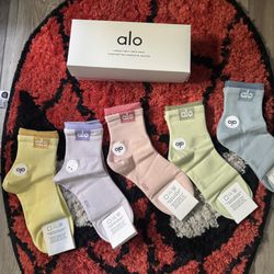 A L O Socks