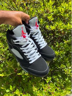 Jordan 5s size 10 120$