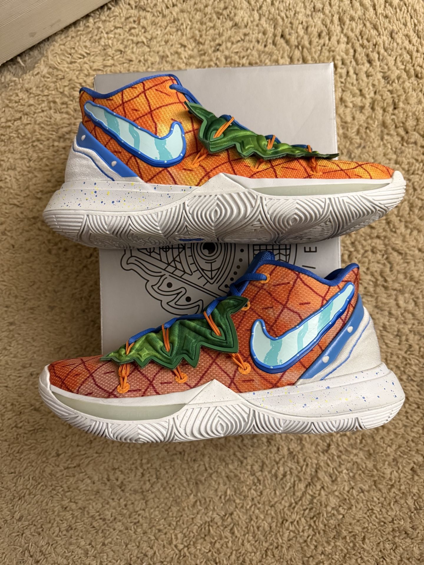 Size Nike SpongeBob SquarePants x Kyrie Pineapple House (Pre