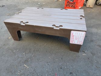 New / Cambro DRS36131 36" Stationary Dunnage Rack w/ 1500 lb Capacity, Polymer