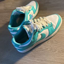 Nike DUNKS ! Size 8.5 Mens