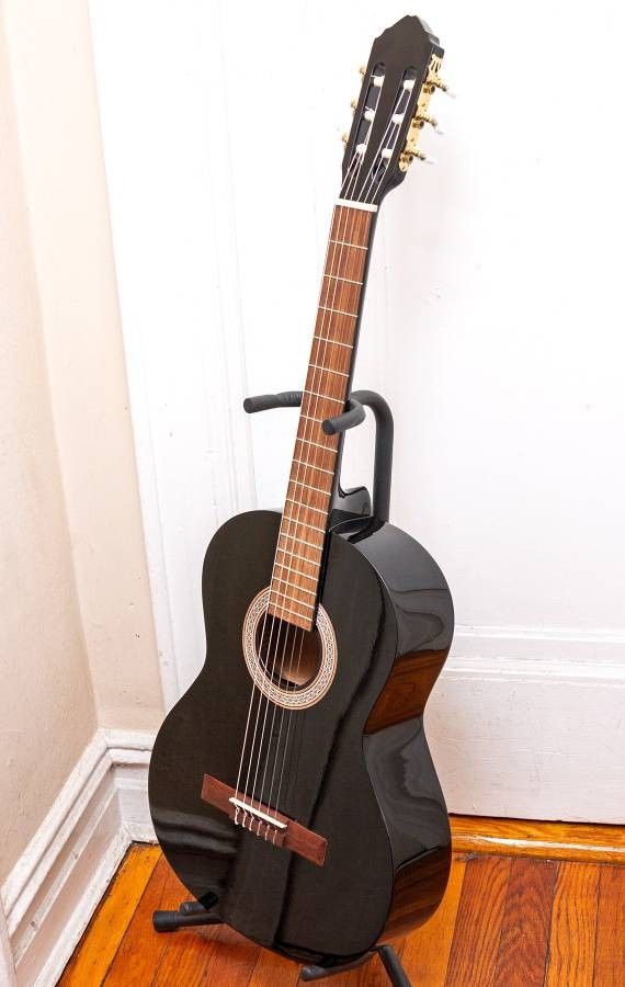 Like New Lucero LC100 BL Classical Guitar