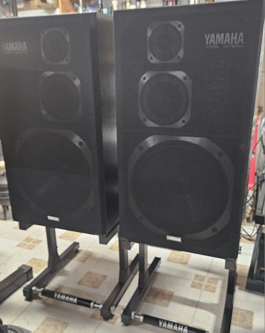 Vintage Yamaha Ns-500M with Original SPS-1000 stands