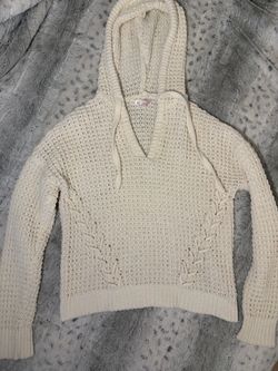 Cream/white knit hooded sweater