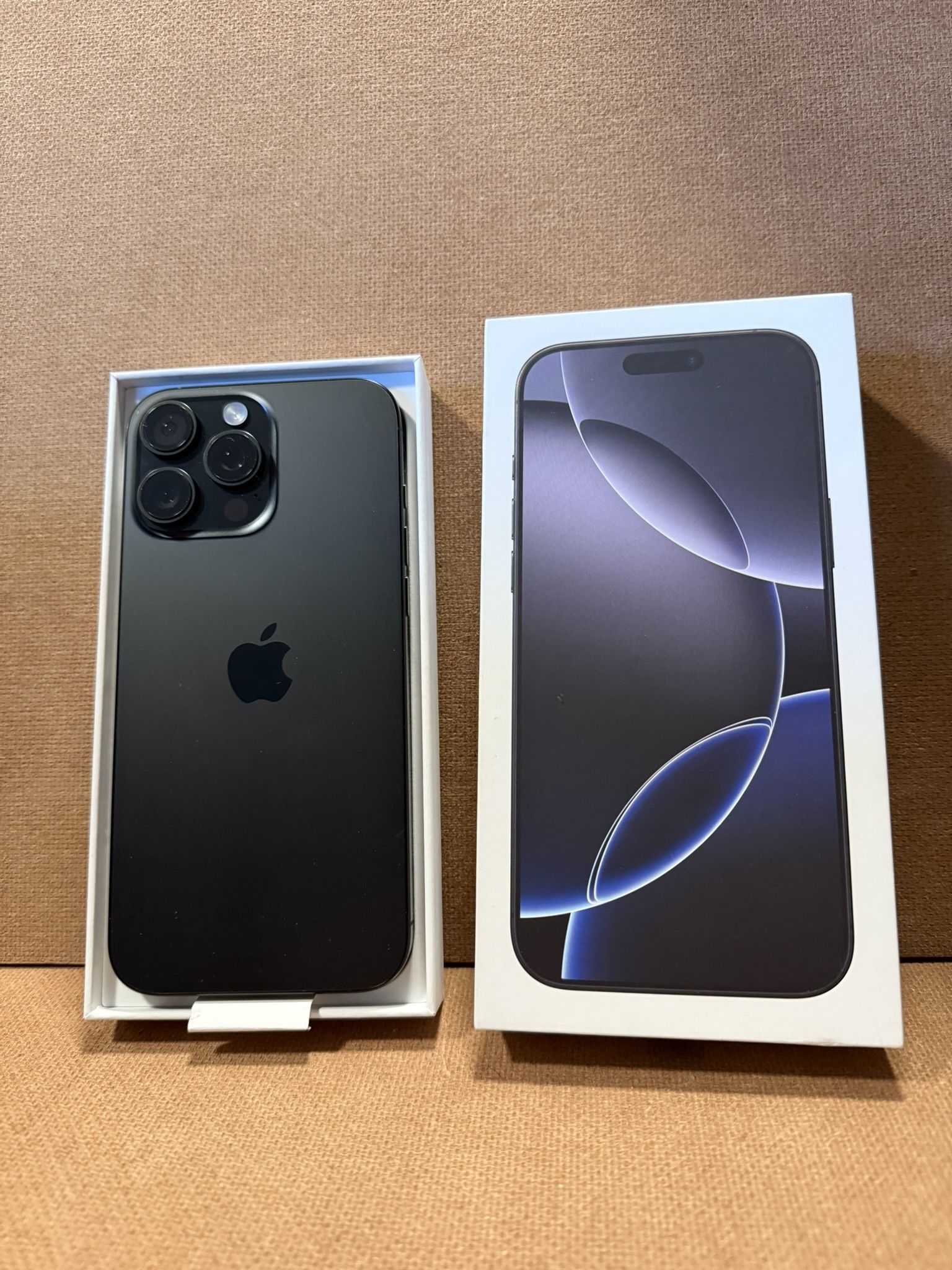 iPhone 16 pro black 128gb 5g unlocked