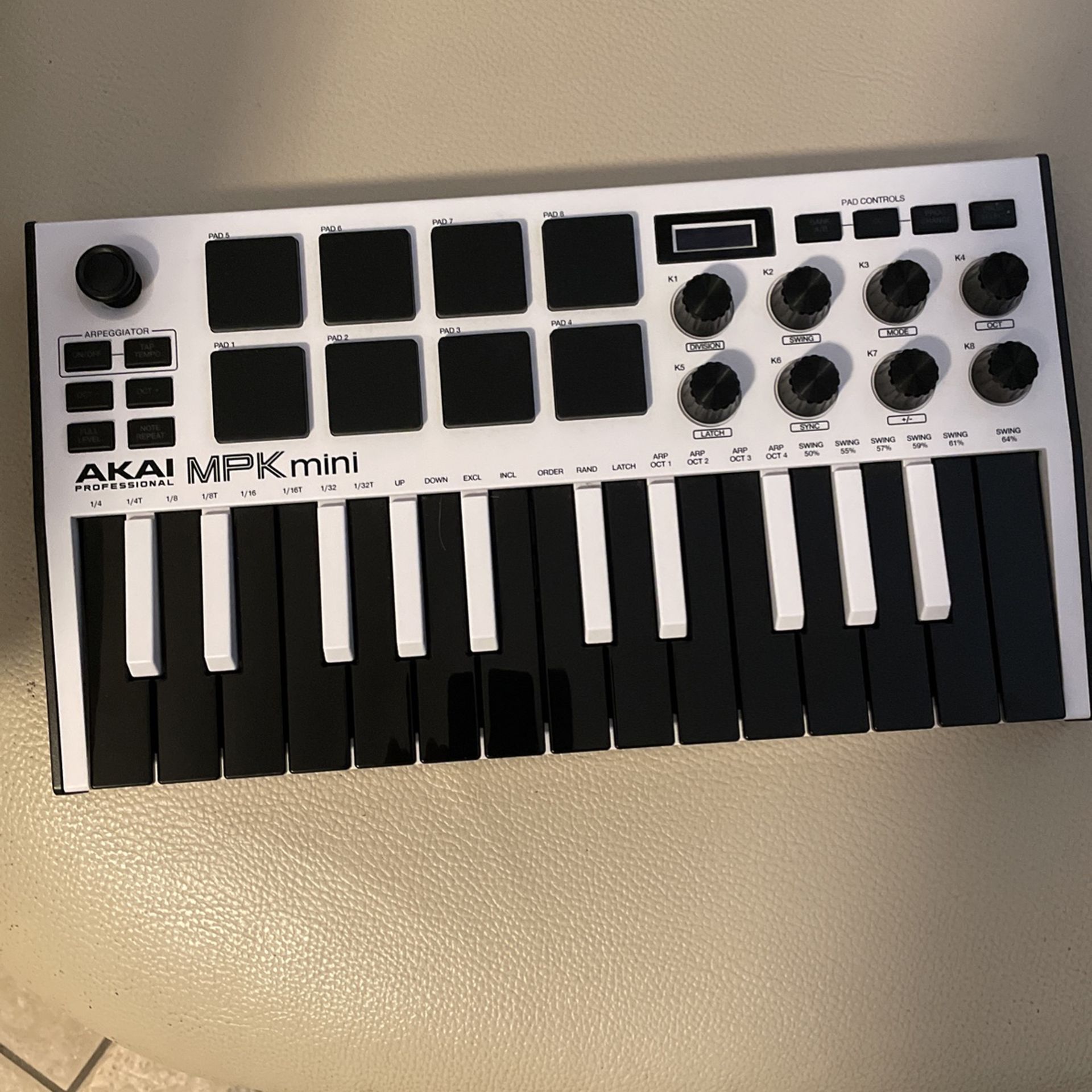 Akai MPK mini 25